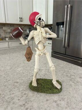 “New” Hallow’s Eve Vintage-Inspired Skeleton Football Player w/Red Helmet